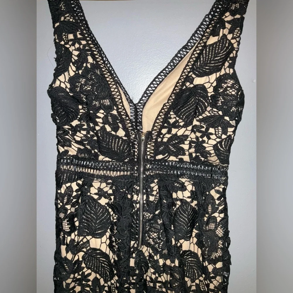 Romeo Juliet Couture Black Double V Lace Midi Dress [ SZ med ] - Picture 10 of 16